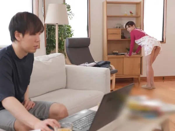 haáyex Cô nhân viên dọn nhà dam dang và anh chàng may mắn