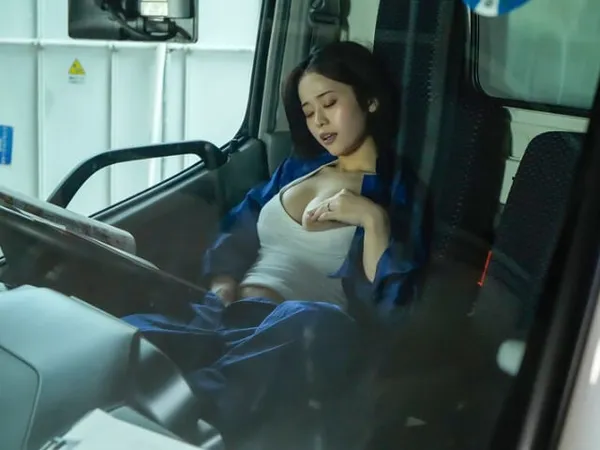 phim sex masage Anh xã thất nghiệp, vợ đi làm tài xế giao hàng và cái kết